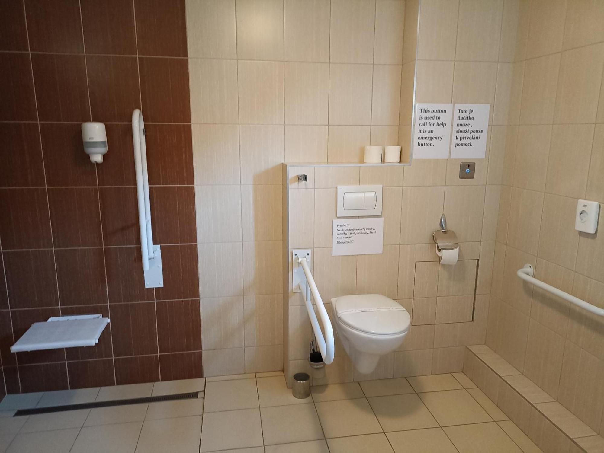 Penzion U Tri Statkaru Dobris Luaran gambar