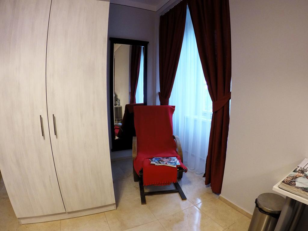 Penzion U Tri Statkaru Dobris Luaran gambar